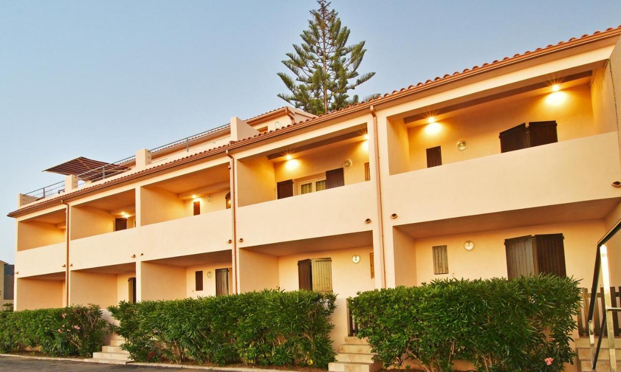 Hotel Tettola Saint-Florent  Exteriör bild