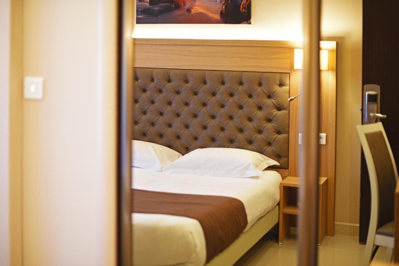 Hotel Tettola Saint-Florent  Exteriör bild