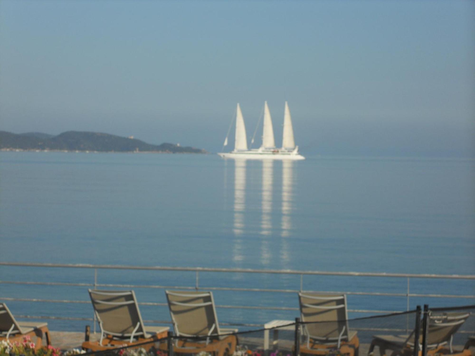 Hotel Tettola Saint-Florent  Exteriör bild
