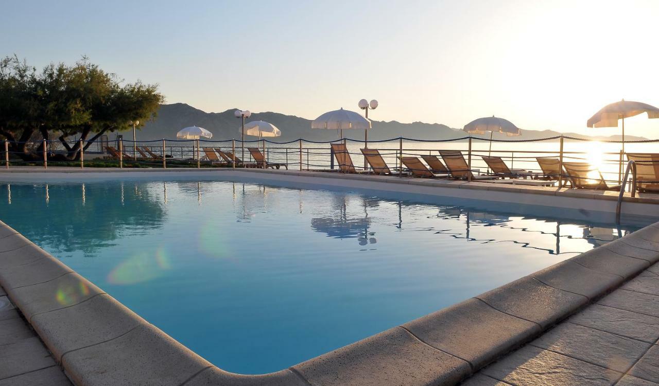 Hotel Tettola Saint-Florent  Exteriör bild