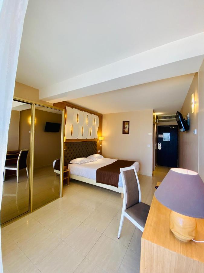 Hotel Tettola Saint-Florent  Exteriör bild