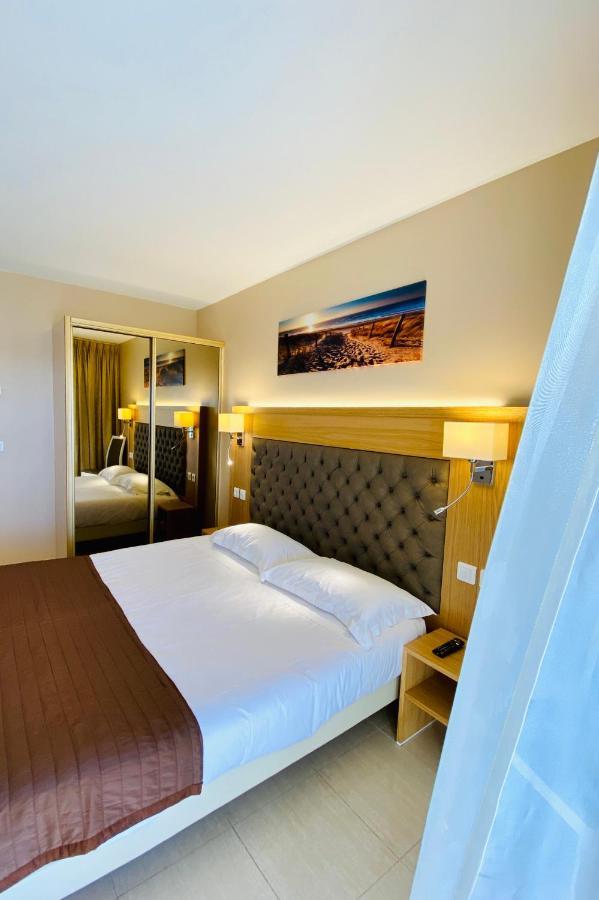 Hotel Tettola Saint-Florent  Exteriör bild